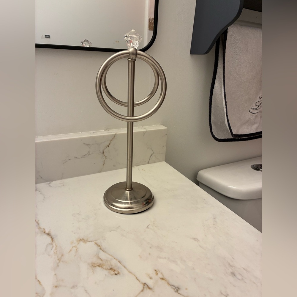 🆓add on!! Small Silver Towel Holder with Crystal Accent-perfect for bathroom